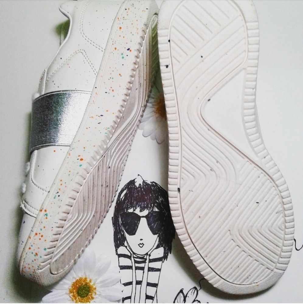 Silver Band Splash Color Sneaker Size 5 - Picture 6 of 8